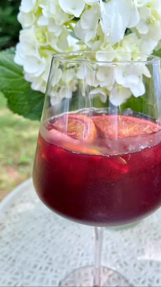 Enjoying Charlotte. Long walk in the city. Capturing beautiful sights. Grateful for sun, time, flavors and the gift of Easter today! #caminecooks #blingcuisine #ifeellikecooking #charlottenc #sangria