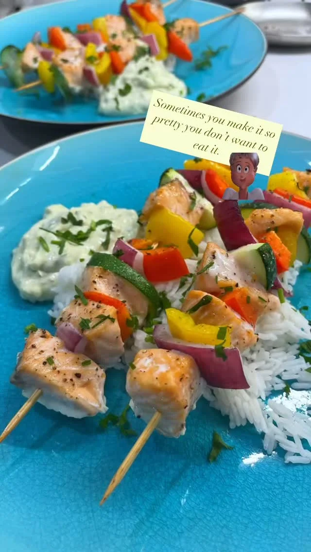 Salmon vegetable skewers. Nothing to make me win a James Beard award (although the whole lemon avocado sauce was wild!) but so good! #caminecooks #blingcuisine #ifeellikecooking #eatmenow #weekenddinner dinner